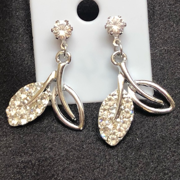 *6 for $10!* Silver Crystal Gem Rhinestone Leaf Plant Dangle Earrings Sparkly - Picture 6 of 7